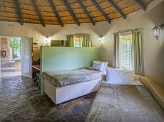 River Unit Lounge